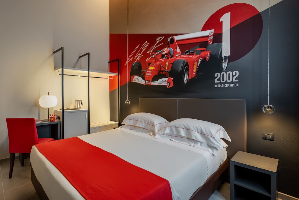 hotel maranello village