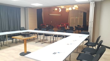 greet hotel castres saix