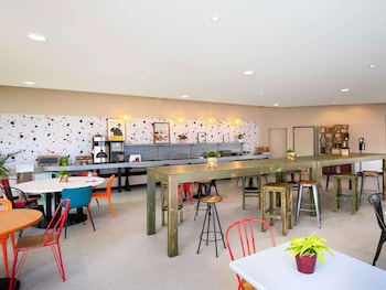 greet hotel castres saix