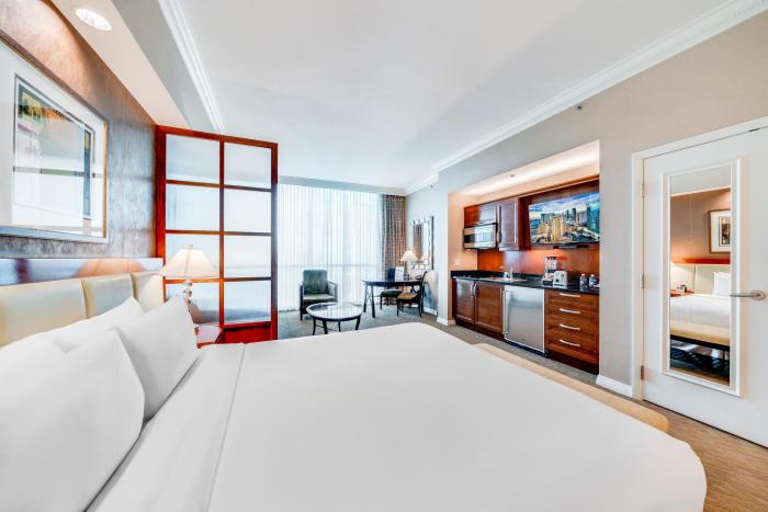 jet luxury at the signature condo hotel