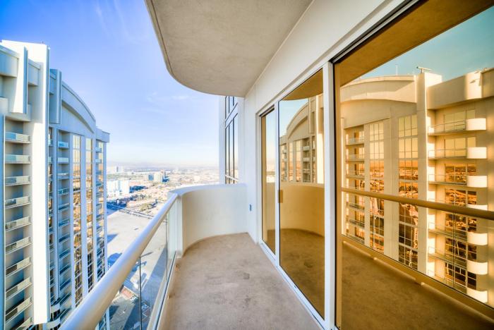 jet luxury at the signature condo hotel