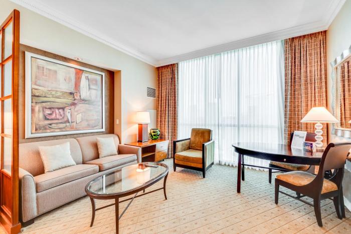 jet luxury at the signature condo hotel
