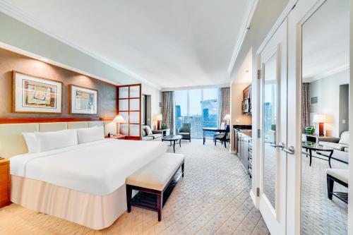 jet luxury at the signature condo hotel