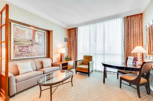 jet luxury at the signature condo hotel