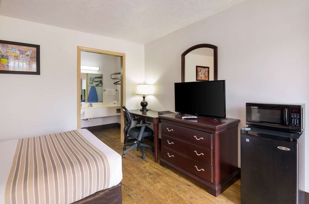 econo lodge marion i 81