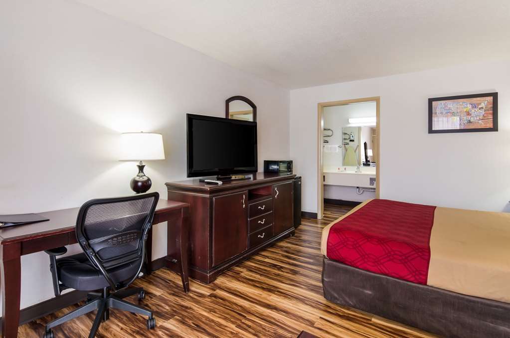 econo lodge marion i 81