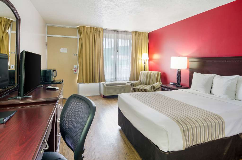 econo lodge marion i 81