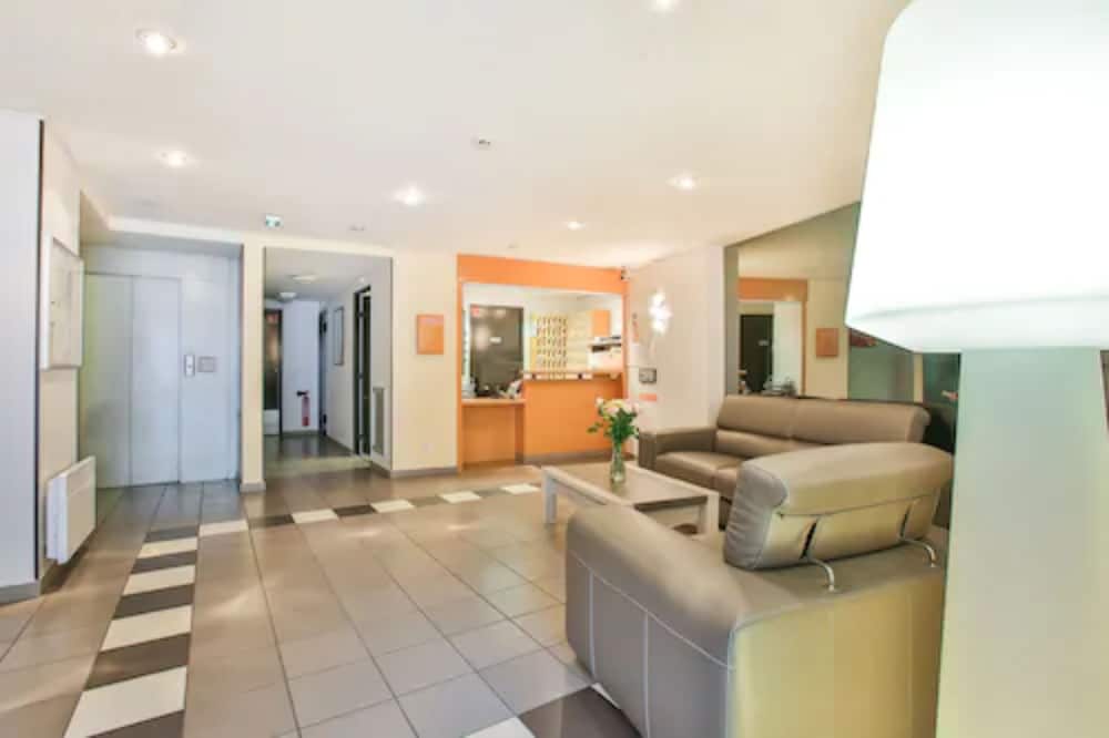 appart hotel les laureades