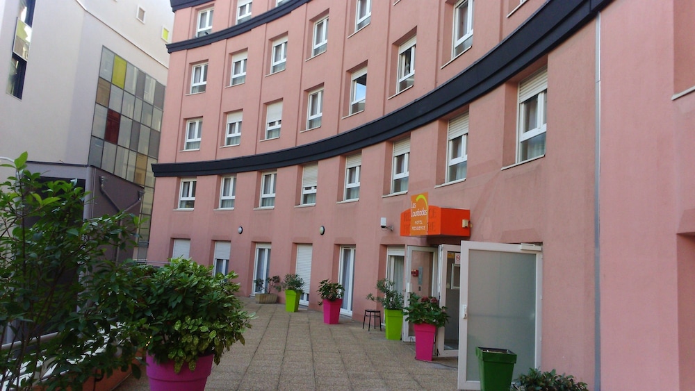 appart hotel les laureades