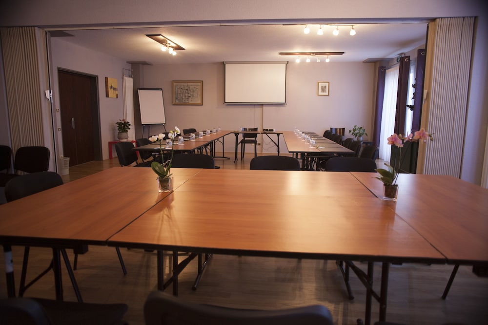 logis hotel cottage dudelange