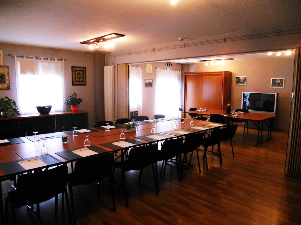 logis hotel cottage dudelange