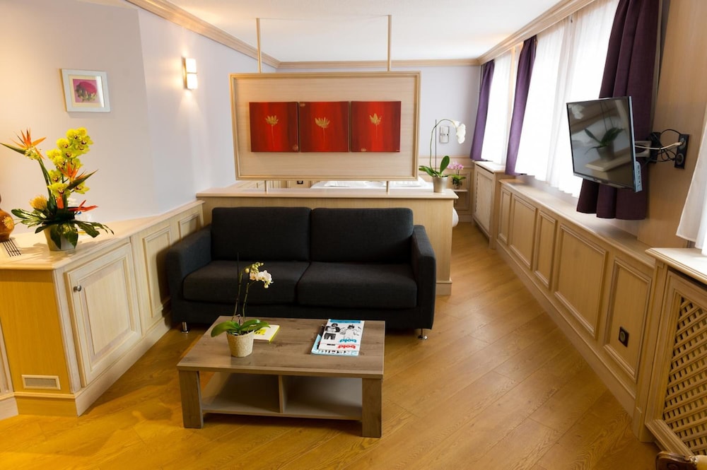 logis hotel cottage dudelange