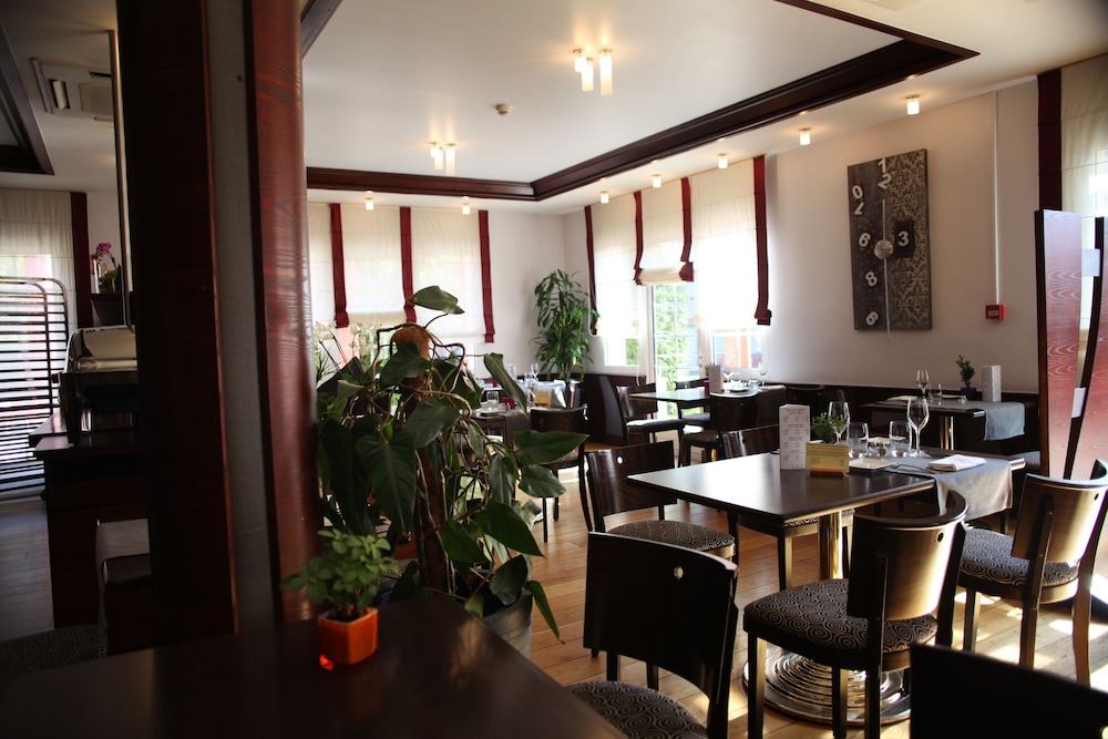 logis hotel cottage dudelange