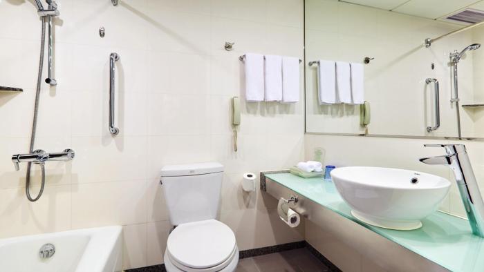 holiday inn riverside wuhan by ihg