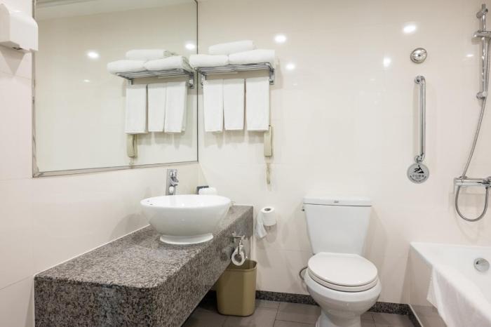 holiday inn riverside wuhan by ihg