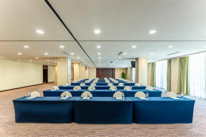 holiday inn riverside wuhan by ihg