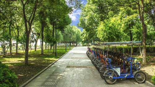 holiday inn riverside wuhan by ihg