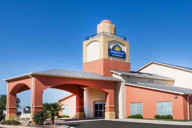 days inn and suites by wyndham marquez