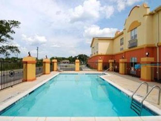 days inn and suites by wyndham marquez