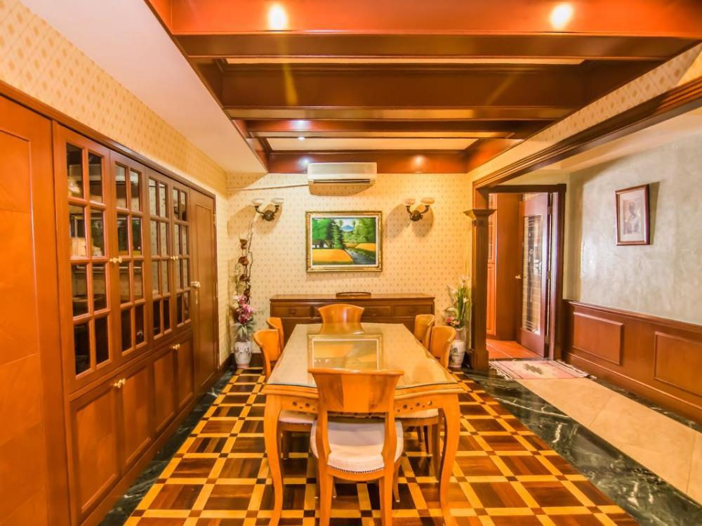 marina travellers suite marina court resort condo