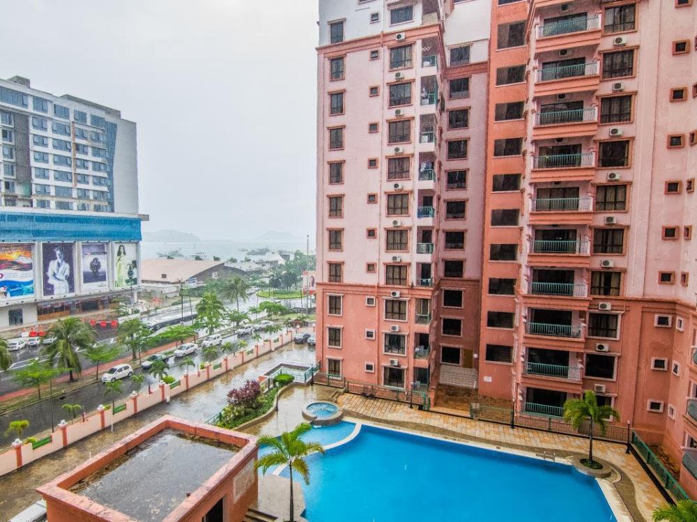 marina travellers suite marina court resort condo