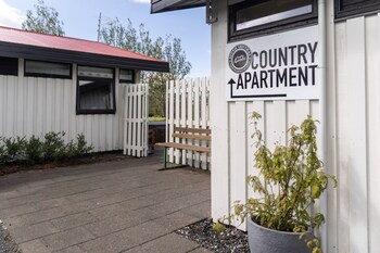 south central country apartment