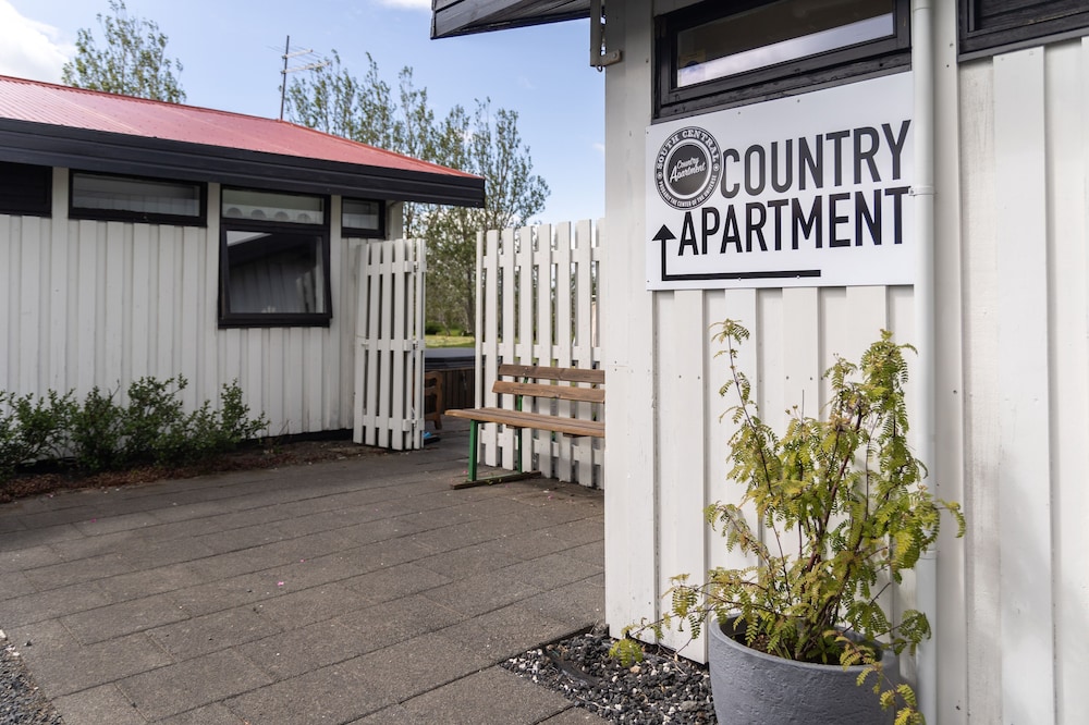 south central country apartment