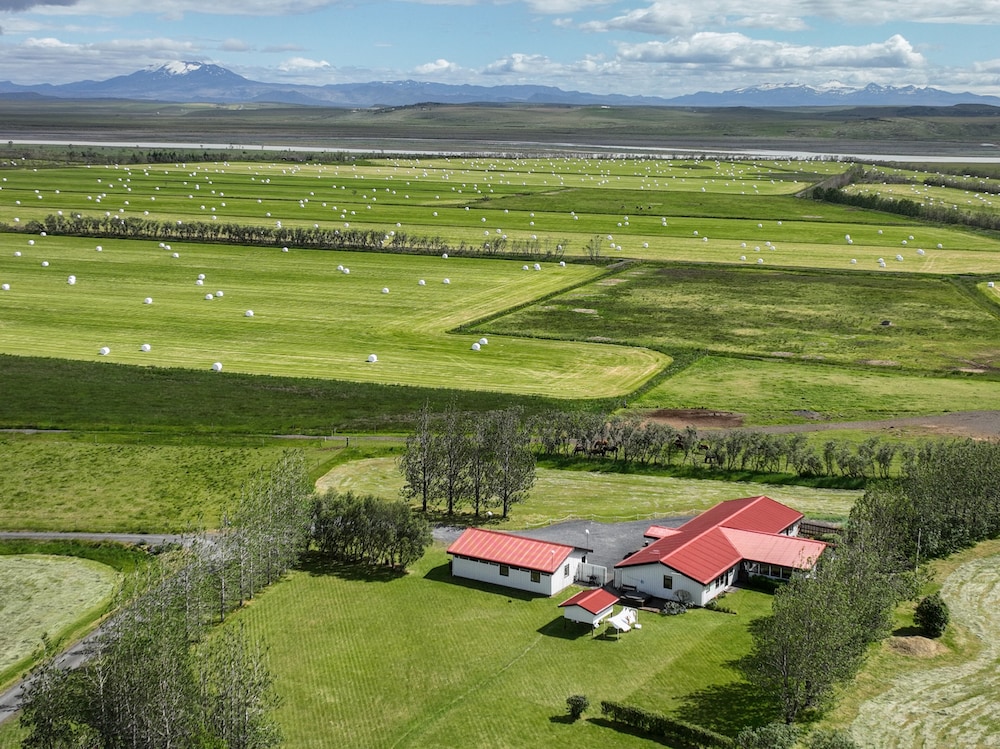 south central country apartment