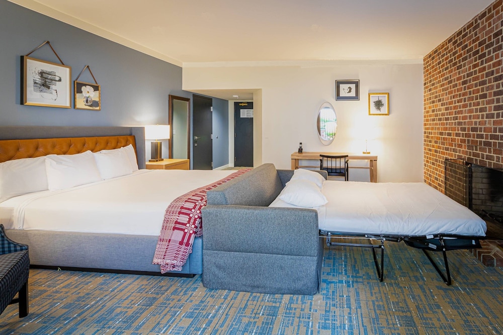 williamsburg lodge autograph collection