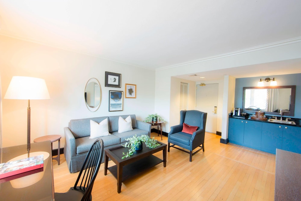 williamsburg lodge autograph collection