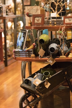 williamsburg lodge autograph collection