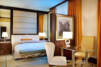 the ritz carlton abu dhabi grand canal