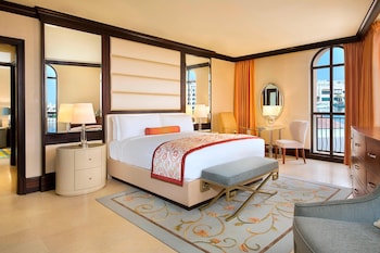 the ritz carlton abu dhabi grand canal