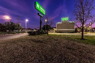hometowne studios by red roof dallas mesquite