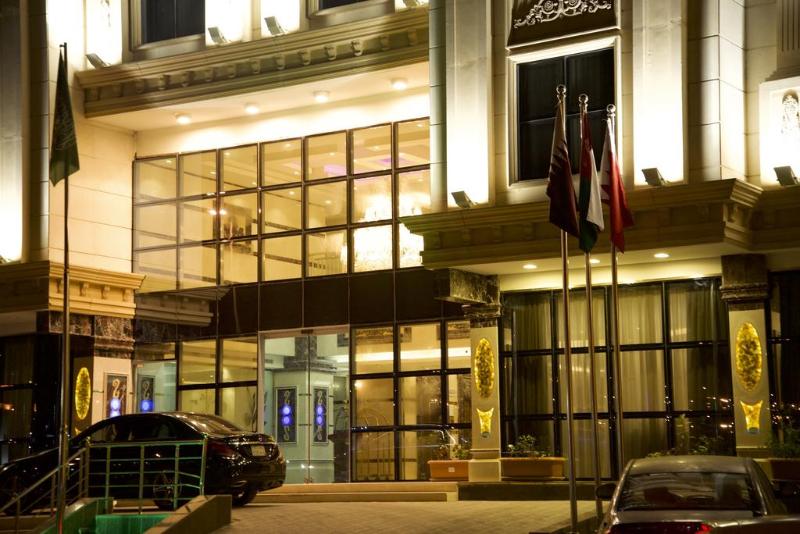 Crown Town Hotel,,4 star