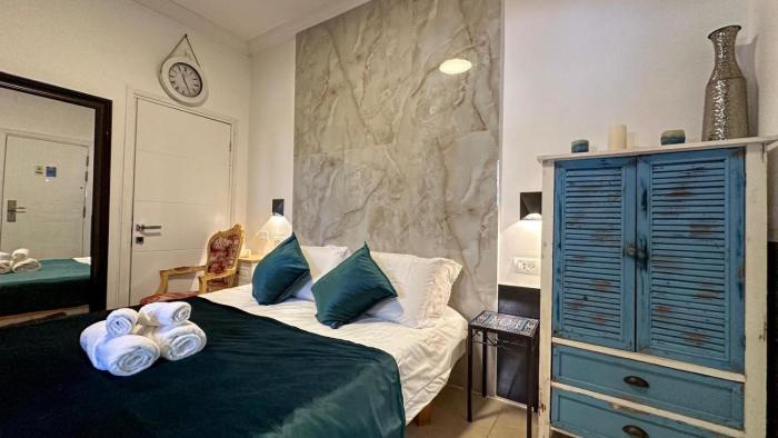 ahuzat shaul seaside