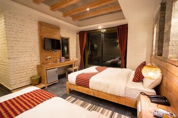 hotel mera peak pvt ltd