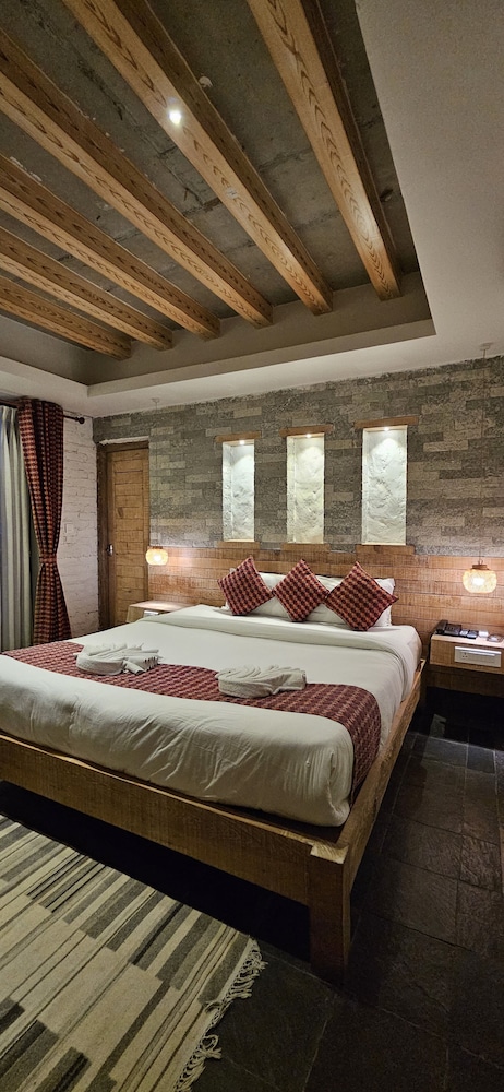 hotel mera peak pvt ltd