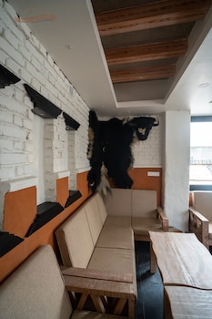 hotel mera peak pvt ltd