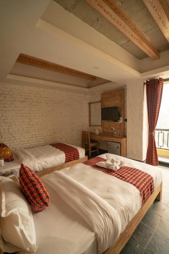 hotel mera peak pvt ltd