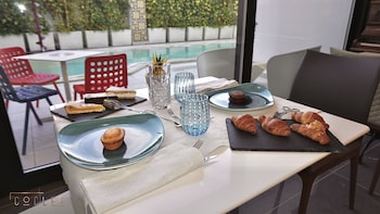 coclee guest suite palace