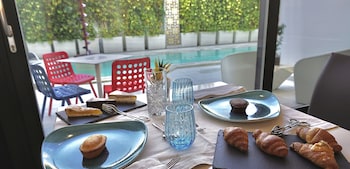 coclee guest suite palace