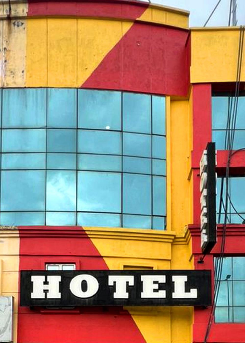 new wave hotel seri kembangan