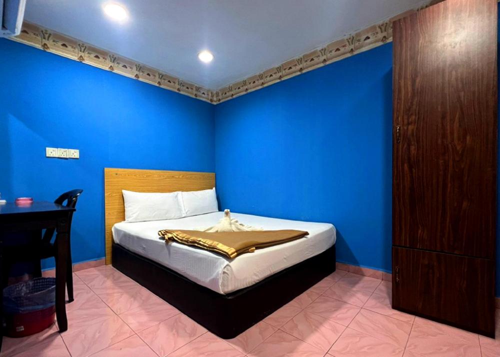 new wave hotel seri kembangan