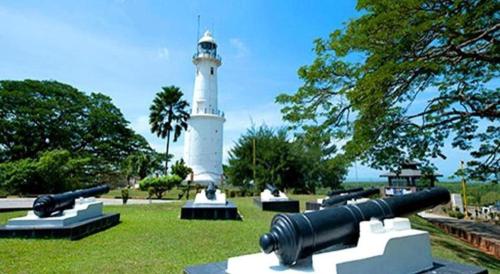 new wave hotel seri kembangan