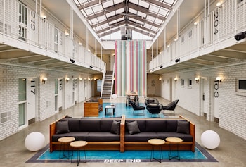 Bluebird Spa City Motor Lodge,,2.5 star