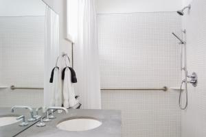 bluebird spa city motor lodge