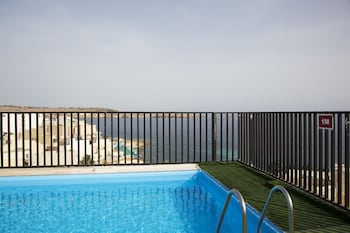 relax inn hotel