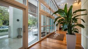 hotel arya bw premier collection