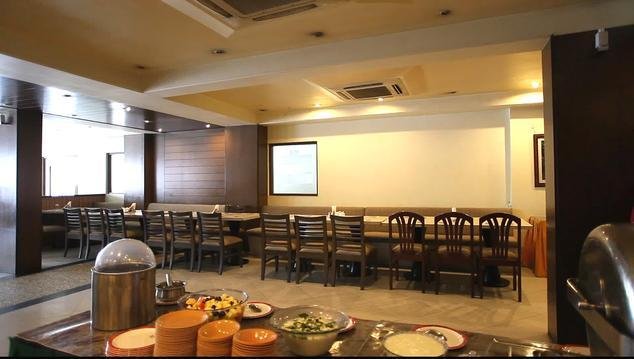 hotel raj classic inn